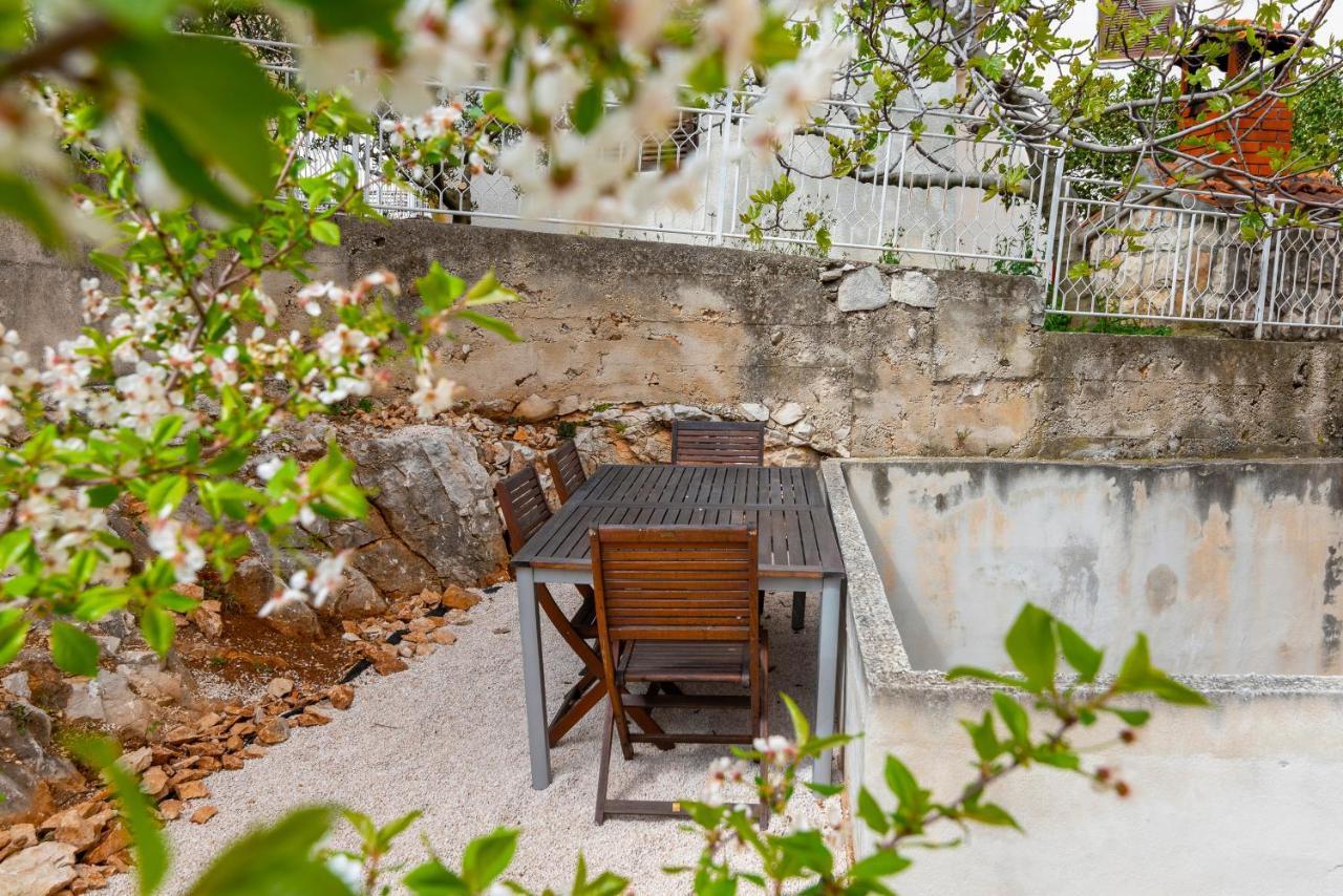 Apartment Angela Trogir Exterior foto