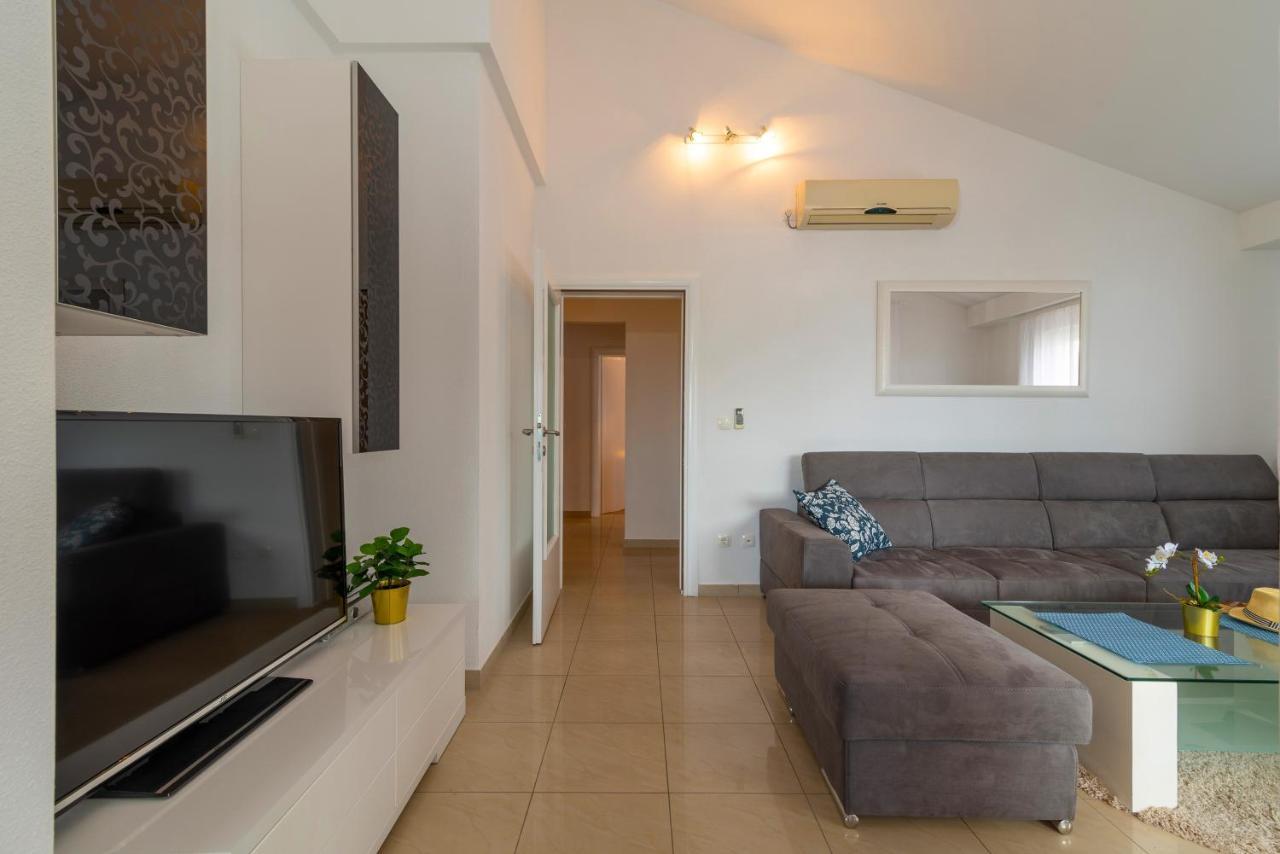Apartment Angela Trogir Exterior foto